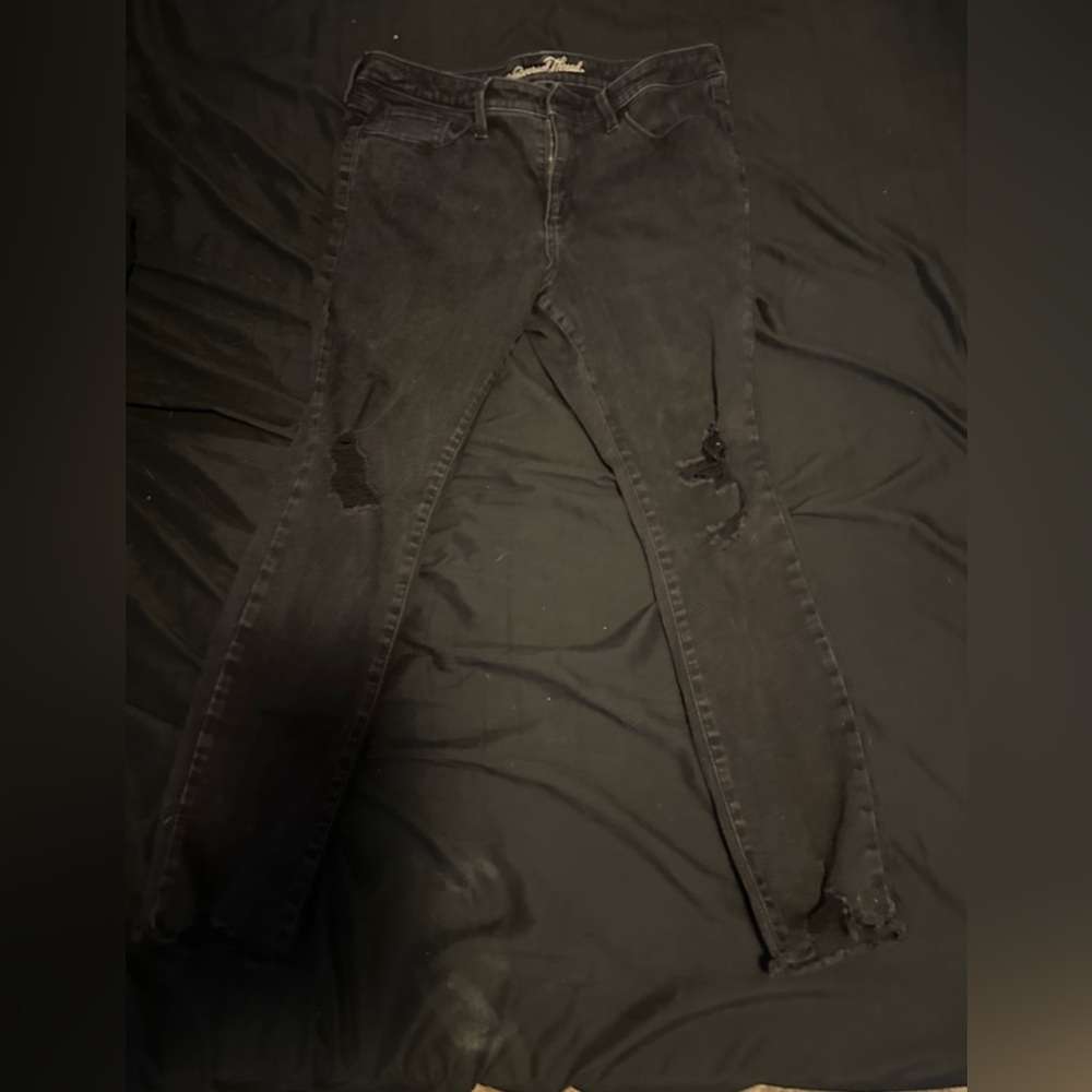 Women’s Black ripped jeans